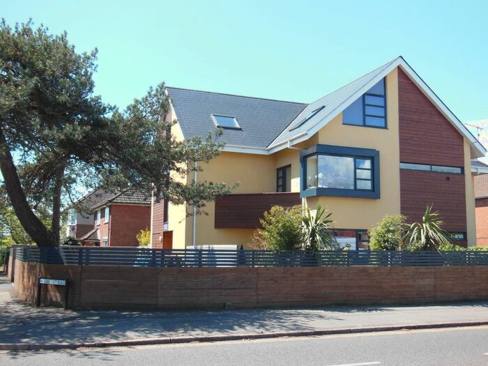 1 Bedroom Flat To Rent In Barrack Road, Christchurch, BH23