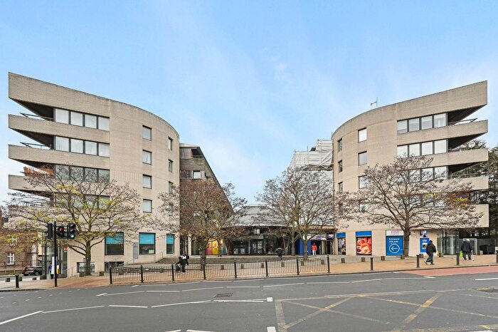 2 Bedroom Flat For Sale In Hillside, London, NW10