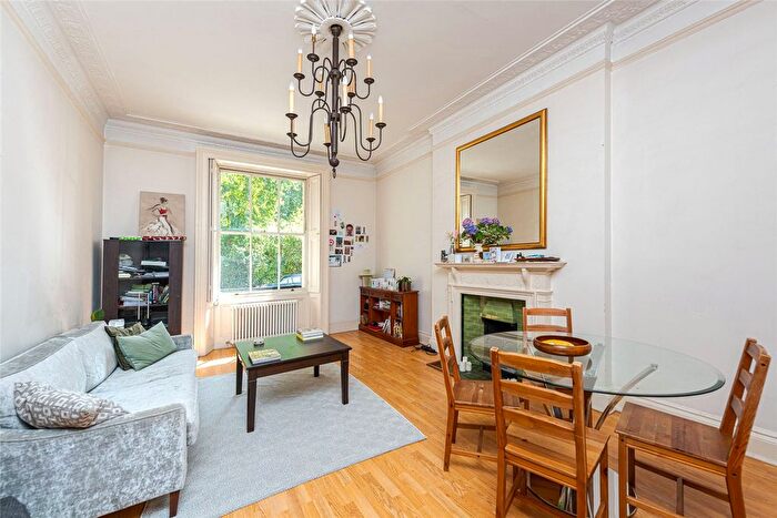 2 Bedroom Flat To Rent In Eccleston Square, London, Uk, SW1V