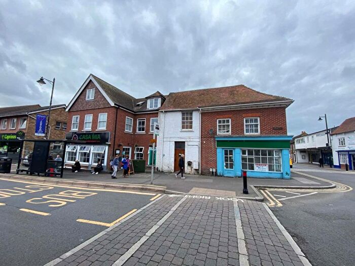 1 Bedroom Flat To Rent In The Broadway, Thatcham, RG19