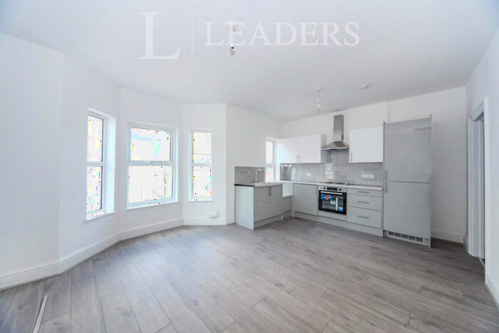 2 Bedroom Flat To Rent In Clarendon Road, Luton, Bedfordshire, LU2