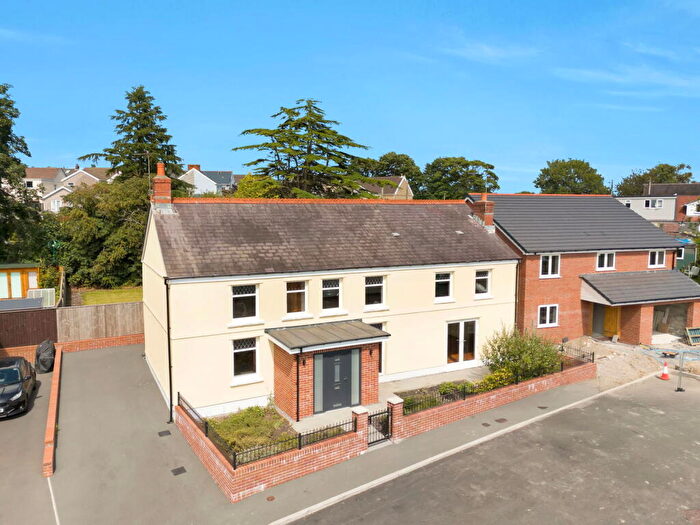 5 Bedroom Detached House For Sale In Charing Road, Gillingham, ME8