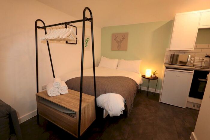 Studio To Rent In Clevedon Road, Portishead, Bristol, BS20