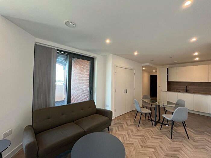 1 Bedroom Flat To Rent In River Apartments, Gillender Street, Tower Hamlets, London, E3
