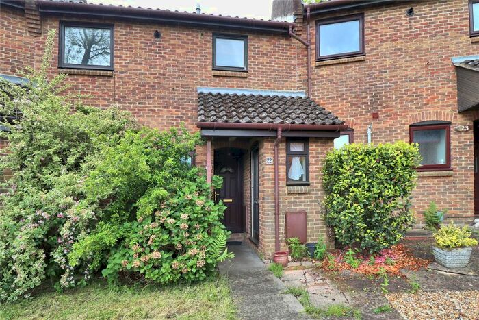 1 Bedroom Flat For Sale In Woking, Surrey, GU21