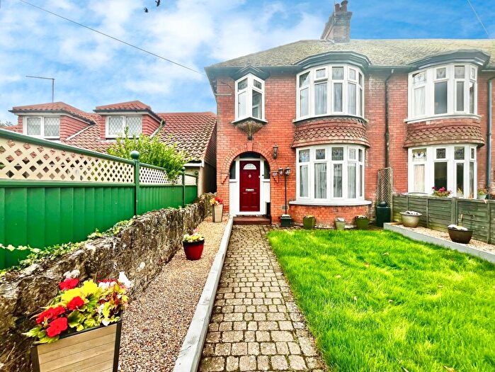 3 Bedroom End Of Terrace House For Sale In Dymchurch Road, Hythe, CT21