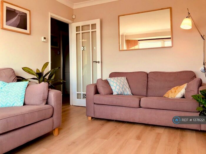 3 Bedroom Semi-Detached House To Rent In Woodbourne Avenue, Brighton, BN1