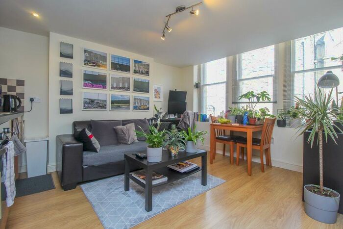 1 Bedroom Flat To Rent In Stow Hill, Newport, Gwent, NP20