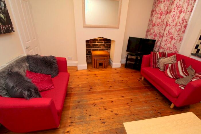 4 Bedroom Semi-Detached House To Rent In Radford Boulevard, Nottingham, NG7