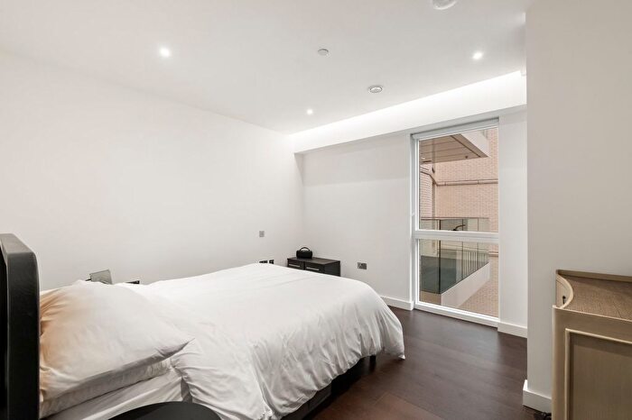 1 Bedroom Flat To Rent In Montrose Building, Malthouse Road, SW11