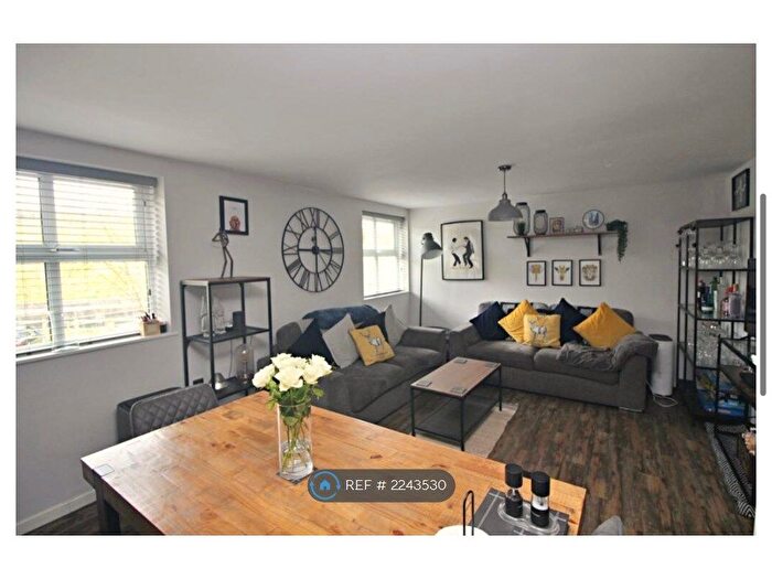 3 Bedroom Flat To Rent In Helmshore, Rossendale, BB4