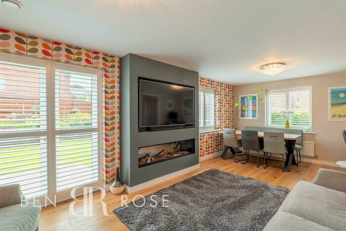 4 Bedroom Detached House For Sale In Grove Farm Drive, Adlington, Chorley, PR6
