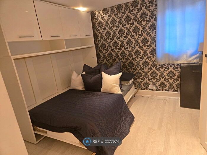 1 Bedroom Flat To Rent In Cleveland Way, Hertfordshire, SG1