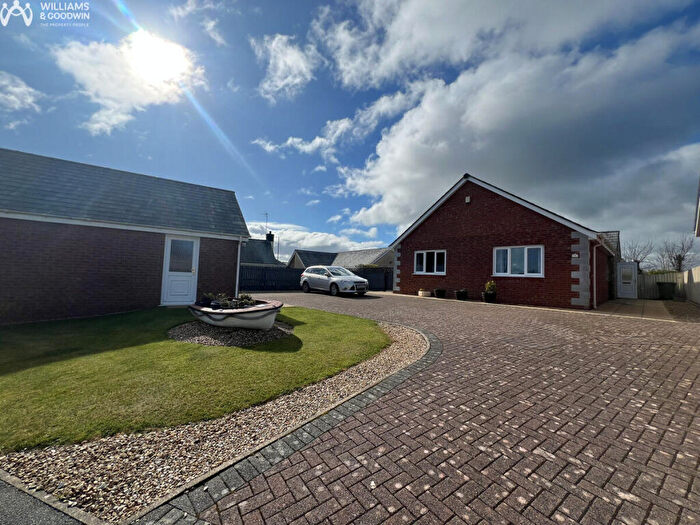 3 Bedroom Bungalow For Sale In Cae Derwydd, Cemaes Bay, Anglesey, LL67