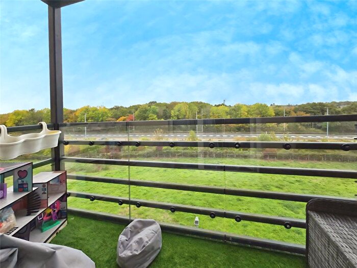 2 Bedroom Flat For Sale In Webster Close, Bracknell, Berkshire, RG12