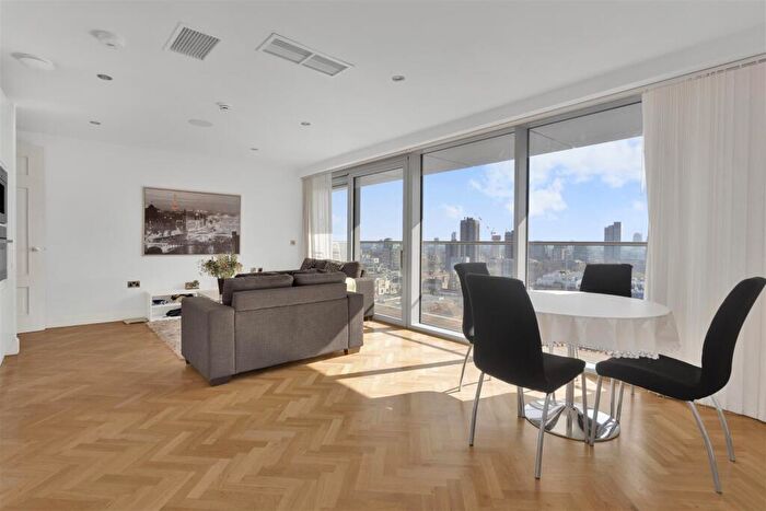 2 Bedroom Penthouse For Sale In Commercial Road, Aldgate East, E1