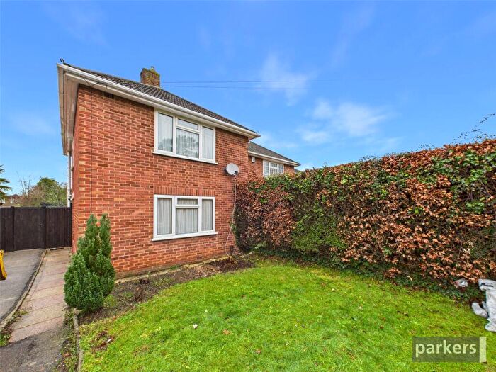 2 Bedroom Semi Detached House To Rent In Whitley Wood Road, Reading, Berkshire, RG2