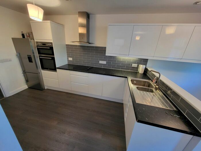 2 Bedroom Flat To Rent In Bartholomews Square, Horfield, Bristol, BS7