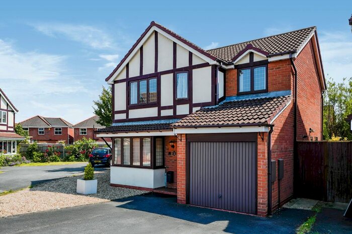 4 Bedroom Detached House For Sale In The Heathers, Evesham, Worcestershire, WR11