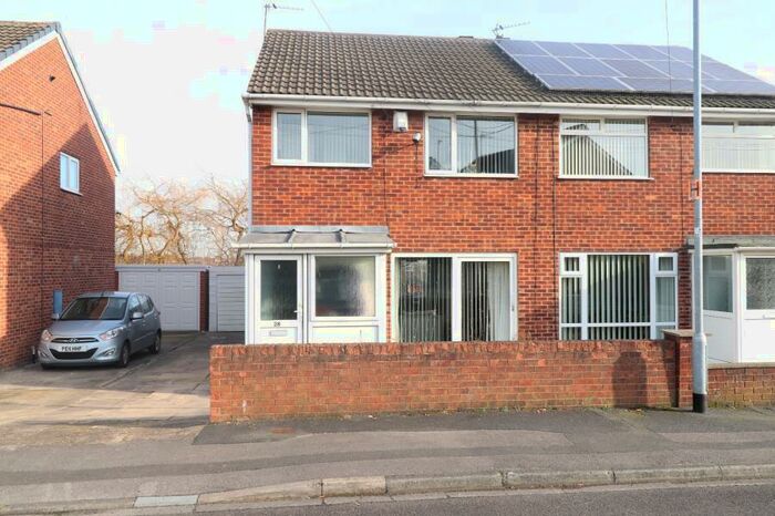 3 Bedroom Property To Rent In Swinnow Green, LS28