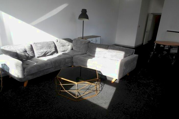 2 Bedroom Flat To Rent In High Street, Blackburn, BB1