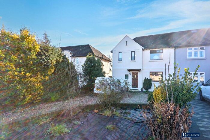 4 Bedroom Semi Detached House For Sale In Squirrels Heath Road, Harold Wood, Romford, RM3