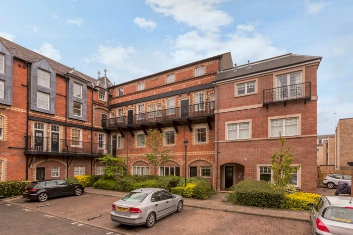 2 Bedroom Flat To Rent In Upper Gray Street, Newington, Edinburgh, EH9