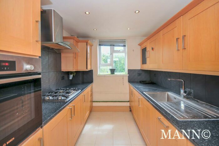 3 Bedroom Flat To Rent In Burnett House, Lewisham, SE13