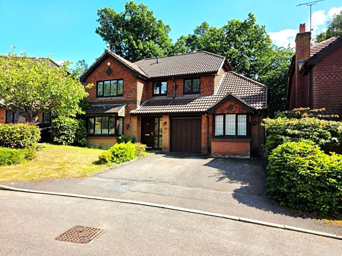 4 Bedroom Detached House To Rent In Georgian Close, Crawley, RH10