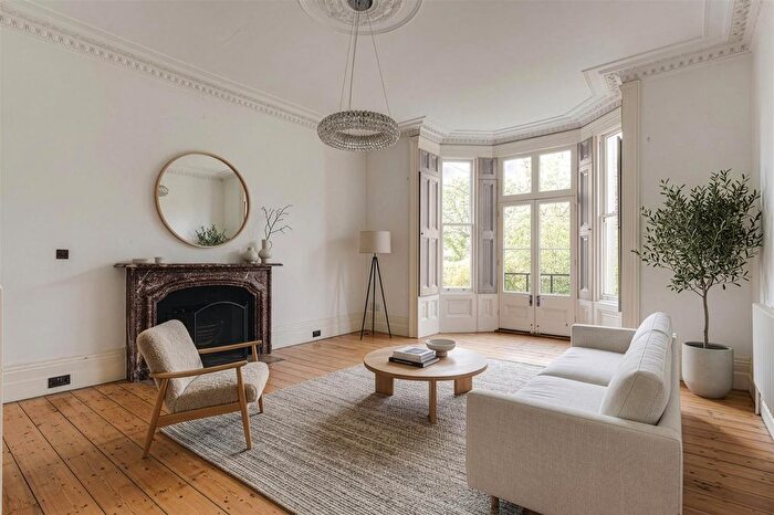 3 Bedroom Flat For Sale In Kidbrooke Park Road, Blackheath, SE3
