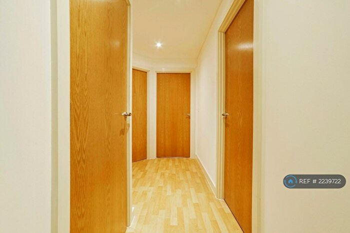 2 Bedroom Flat To Rent In Cross Green Lane, Leeds, LS9