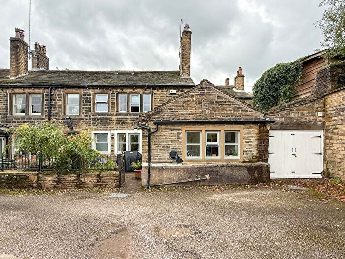 4 Bedroom Cottage For Sale In Magdale, Honley, Holmfirth, HD9