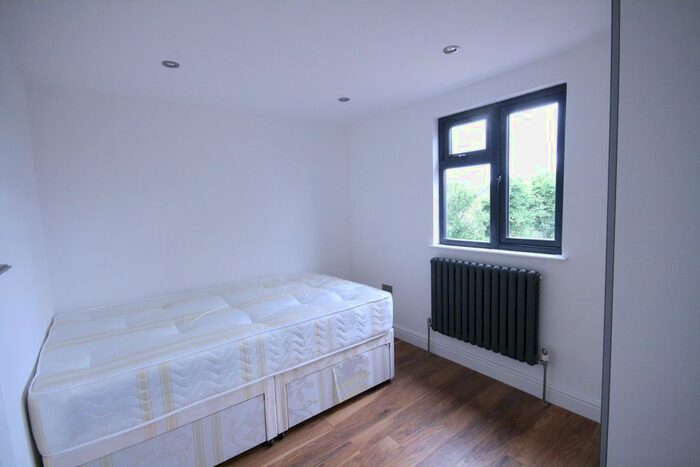 4 Bedroom Flat To Rent In Drayton Park Road, London N5