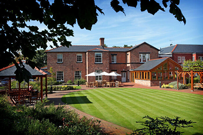 2 Bedroom Retirement Property For Sale In Apartment, Boughton Hall, CH3