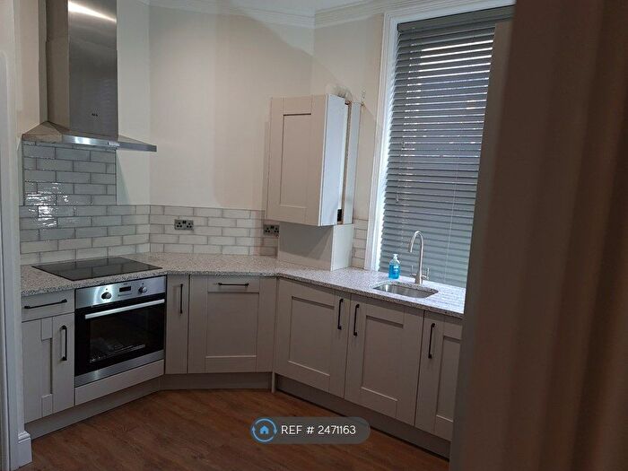 2 Bedroom Flat To Rent In Penrhyn Road, Colwyn Bay, LL29