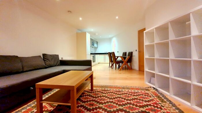 2 Bedroom Flat To Rent In Wharf Approach, Leeds, LS1