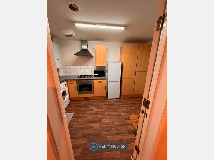 1 Bedroom Flat To Rent In Airco Close, London, NW9