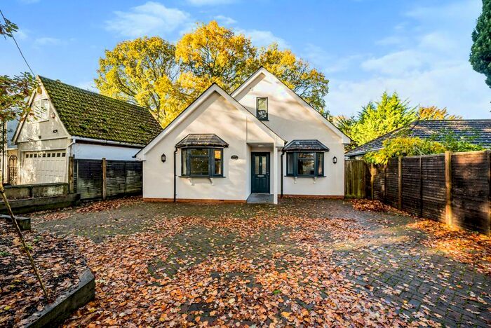 2 Bedroom Detached Bungalow To Rent In Mortimer Common, RG7