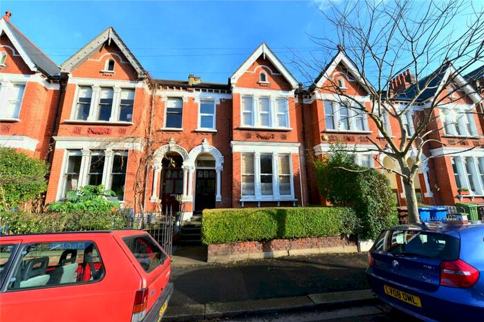 2 Bedroom Apartment To Rent In Holmdene Avenue, London, SE24