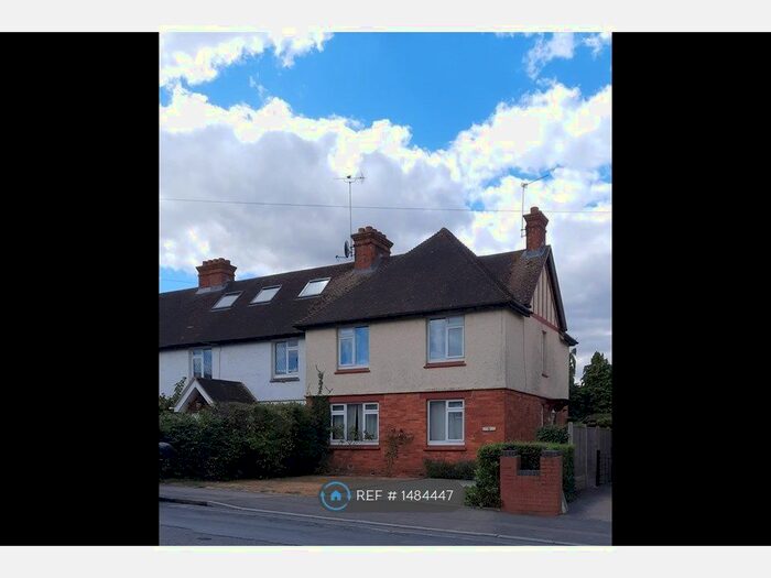 3 Bedroom End Of Terrace House To Rent In Rockingham Road, Newbury, RG14