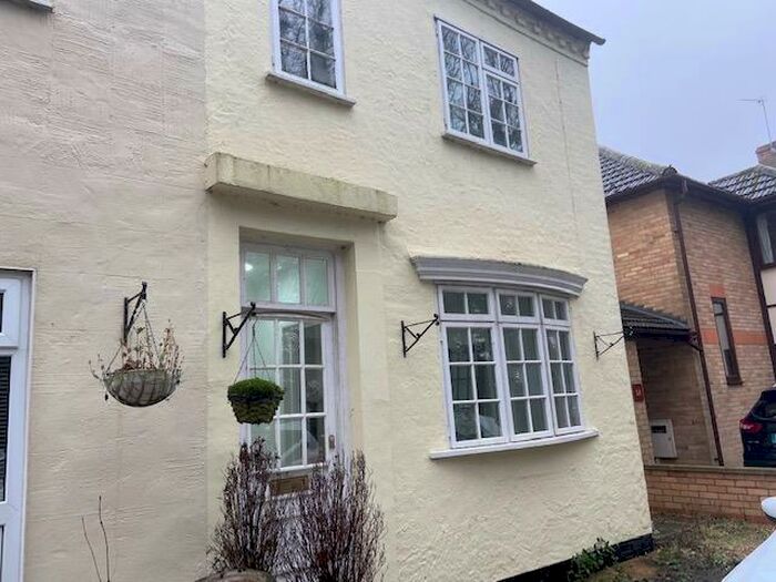 2 Bedroom House To Rent In Melbourne Terrace, Bradville, Milton Keynes, MK13