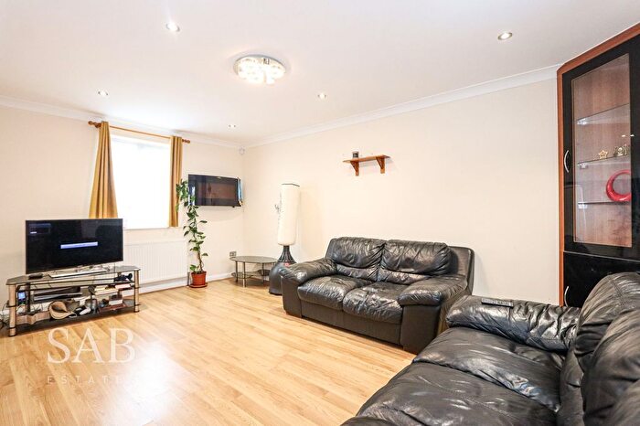 3 Bedroom Semi-detached House To Rent In Stanhope Road, Greenford, UB6