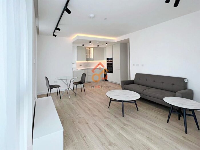 2 Bedroom Flat To Rent In Valencia Tower, Bollinder Place, London, EC1V