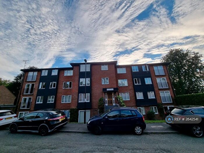 1 Bedroom Flat To Rent In Oakhill Lodge, Purley, CR8