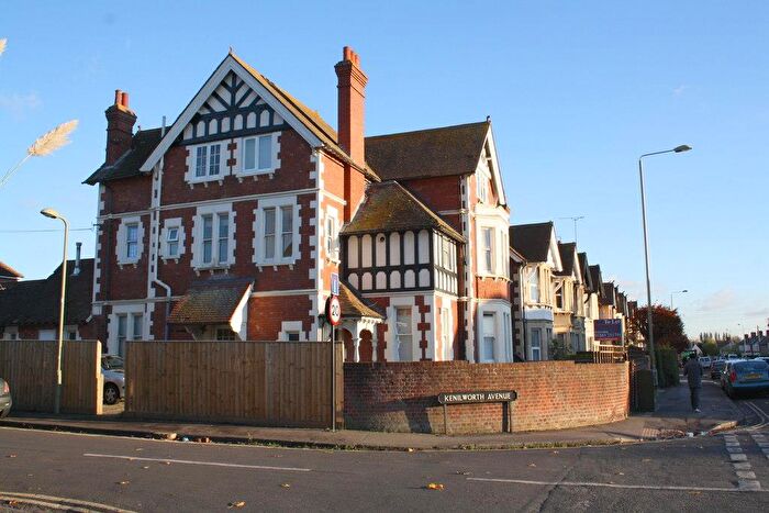 1 Bedroom Apartment To Rent In Cowley Road, East Oxford, OX4