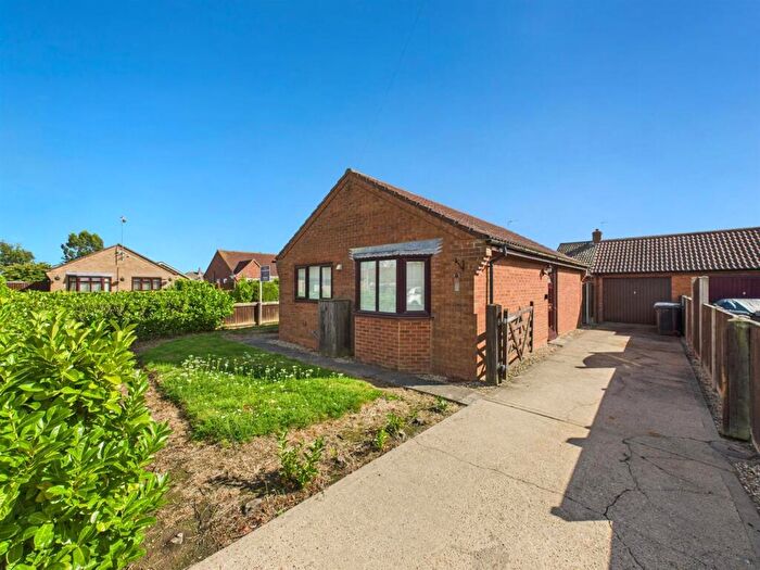 2 Bedroom Detached Bungalow For Sale In Meadowview, Hogsthorpe, Skegness, PE24