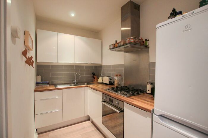 1 Bedroom Flat To Rent In West Hill, Putney SW15