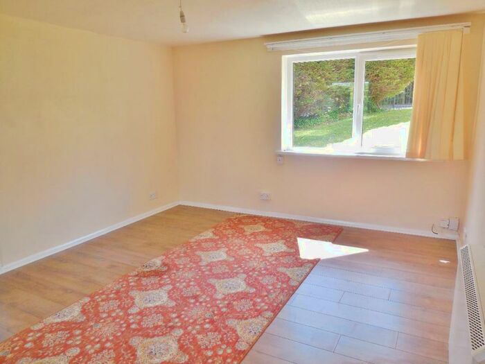 2 Bedroom Flat To Rent In Coed Edeyrn, Llanedeyrn, Cardiff, CF23