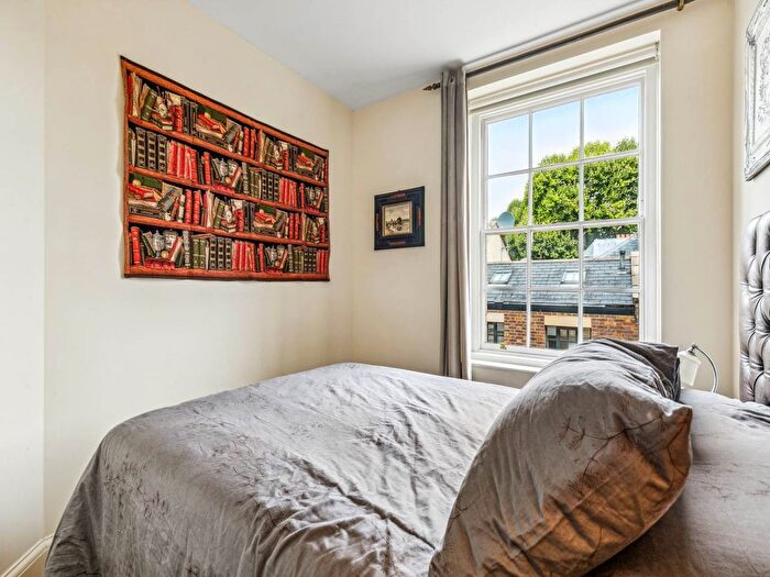 1 Bedroom Flat To Rent In Water Lane, Richmond, TW9