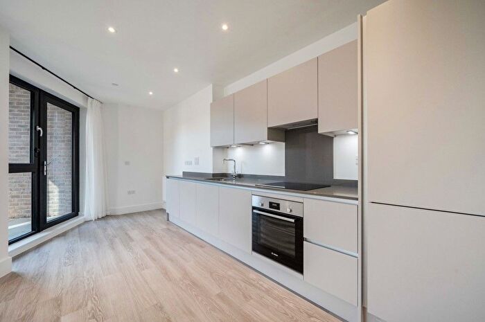 2 Bedroom Flat To Rent In Medway Street, Chatham, ME4